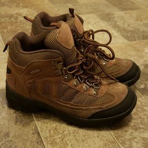 Itasca boys waterproof hiking boots | Size 4 | LN